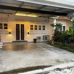 Unique Design House, 2Br House - Near Ipoh Local Foodies