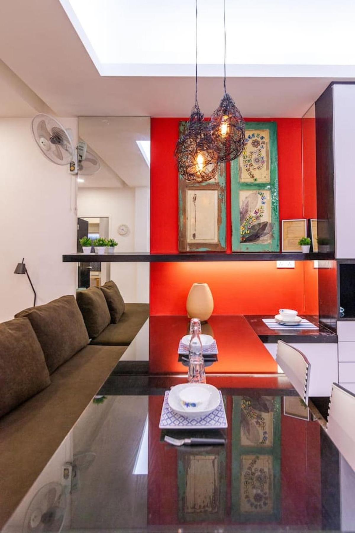 Unique Design House, 2br House - Near Local Foodies