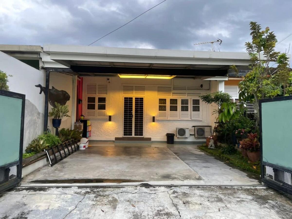 Unique Design House, 2br House - Near Local Foodies *