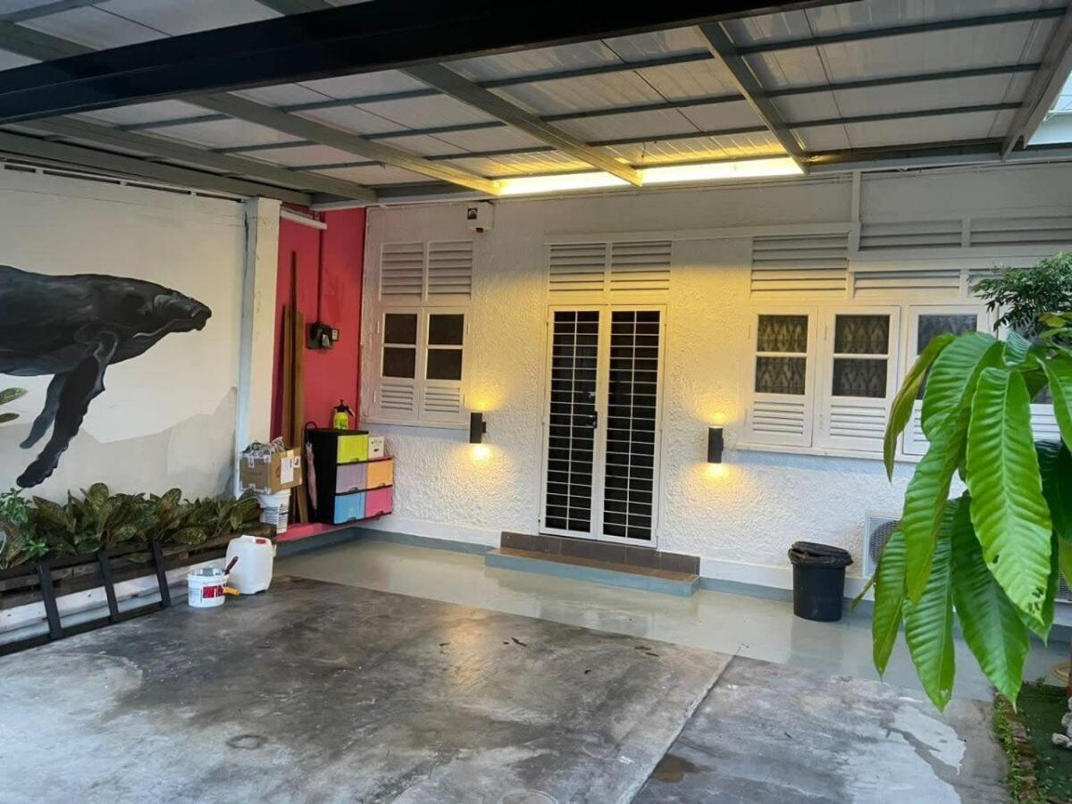 Unique Design House, 2br House - Near Local Foodies Rumah percutian